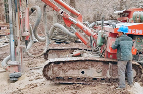 挖機(jī)改裝鉆機(jī)及潛孔鉆機(jī)銷售